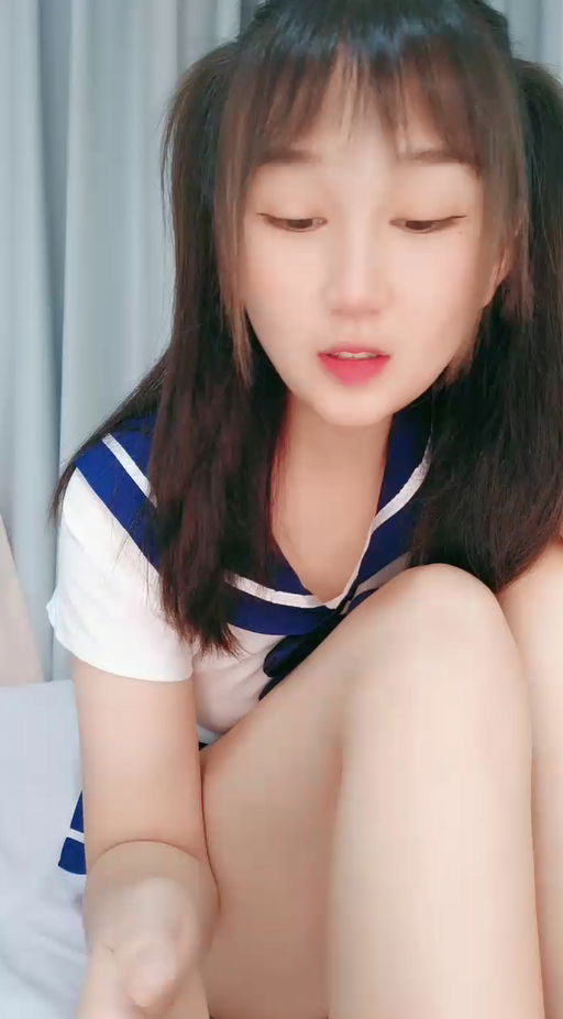 STP28687 甜美文静小姐姐！学生制服双马尾！没穿内裤无毛嫩穴，玻璃抽插猛捅，搞得湿.jpg