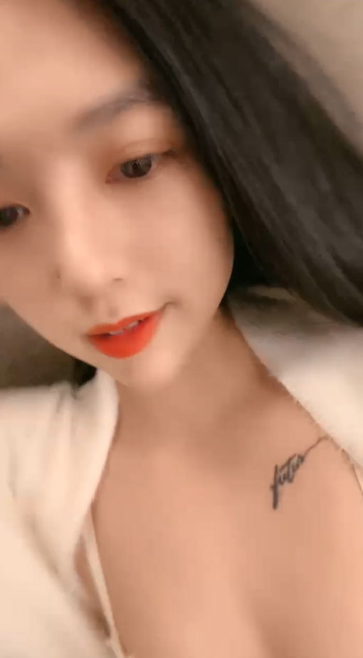 STP29795 烈焰红唇性感女神！脱下齐逼短裤露翘臀！多毛骚穴掰开特写，翘起屁股摇摆，.jpg