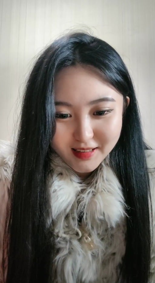 STP29891 颜值超高新人美女！肉肉身材皮肤白嫩！穿上黑丝翘肥臀，舔屌自慰扣穴，张开.jpg