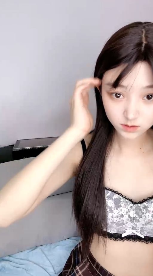 STP29931 04年小情妇！极品尤物美少女！被胖大叔玩穴，性感情趣内裤，假屌插嫩穴，按.jpg