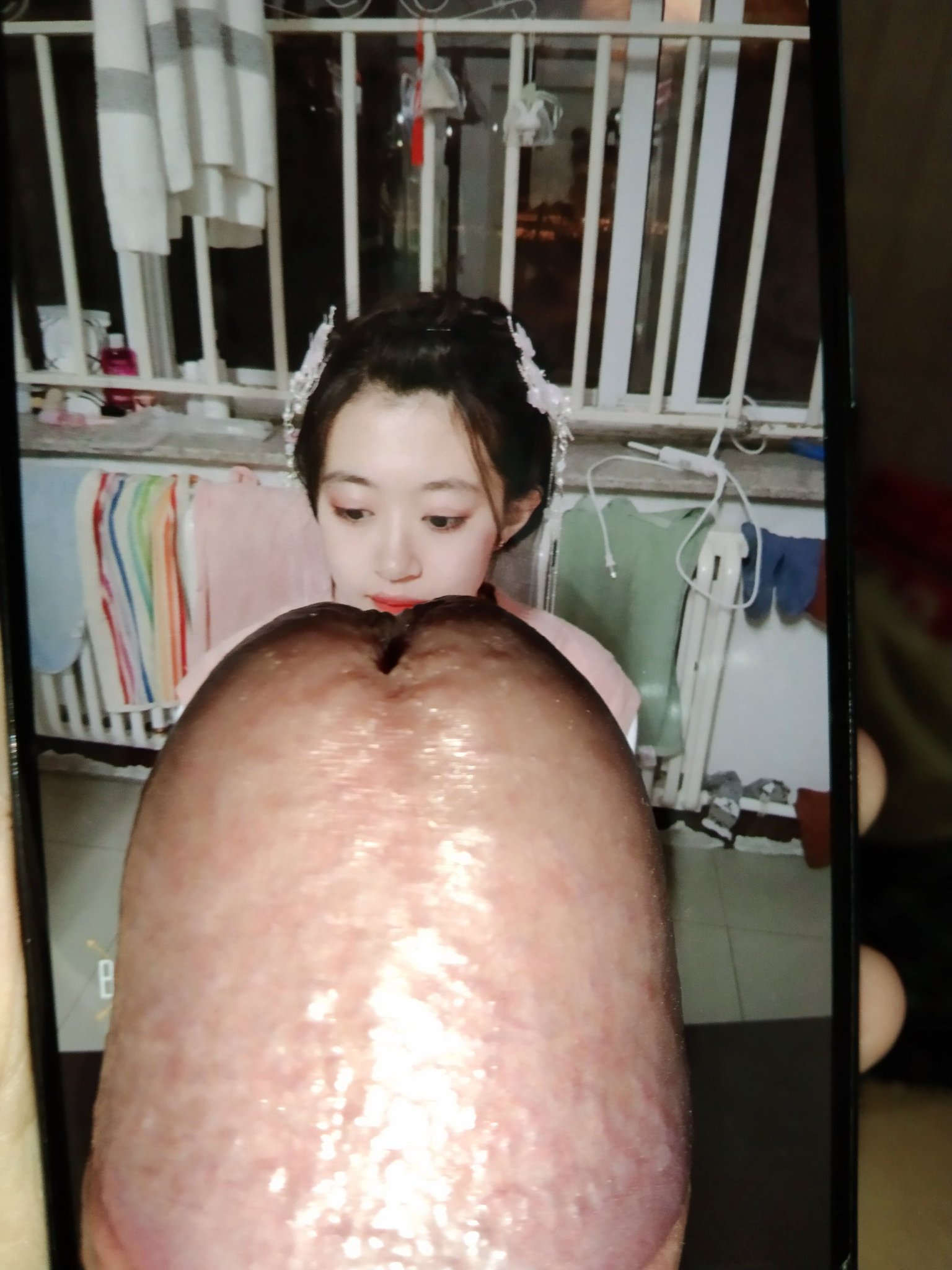 YlnViThl.jpg large.jpg