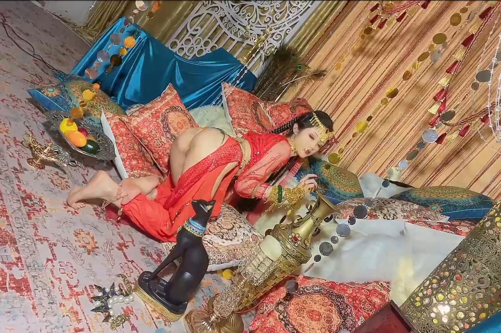 130极品波斯女神大尺度私拍流出 塞外红[00_07_30][20240222-120914].jpg