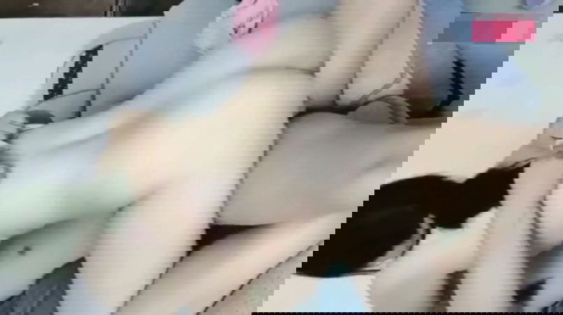 080 国产真实母子乱伦气质熟女妈妈和儿子居家干炮.mp4_20240826_003324.857.jpg
