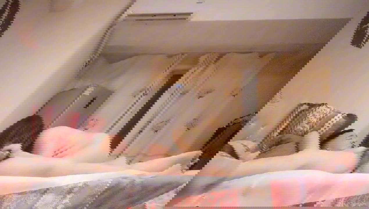 276肉感十足 把丰满楼凤的逼舔了又舔.mov.0003.jpg