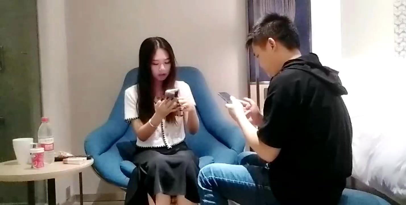 清纯校园兼职女神，修长美腿谈吐温柔可人，太凶残后入干出血妹子受不了.mp4.0000.jpg
