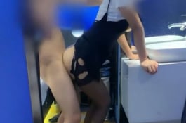 浴室激情一下