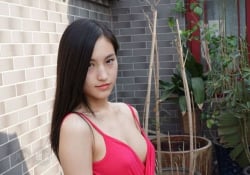 清丽長髮国模脱光开脚翻穴寫真 - 一夏