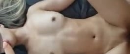 太快了..難怪妹子要含假屌預備