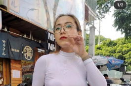 穿著很騷的少婦