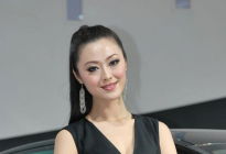标致汽车展台上的美女车模