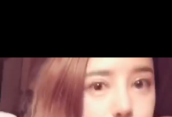 长的挺清纯的