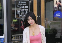 喜愛自拍的妹子