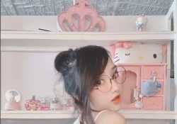 眼鏡妹的大奶 誘惑我