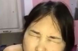 用人鞭來鞭打妹子臉