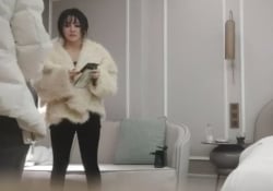 极品风骚网红女，丰乳肥臀肉感身材，掰开小逼看看，翘...