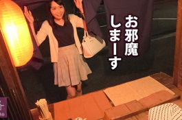 在路邊攤跟爛醉的正妹開黃腔後帶到飯店打炮