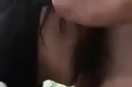 埋著頭狂含...