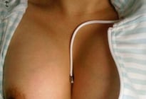 外套下的美乳 18禁版