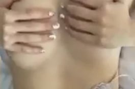 有爽..情不自禁的自摸..