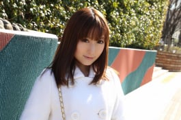 年上好きのお人形さんチックな大学生