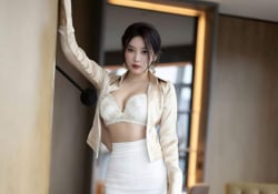 辣妹包臀肉絲