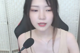 韓國妹性感雙腿開M腿