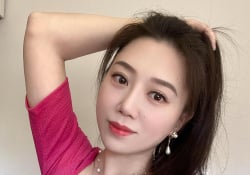 反差大奶美女