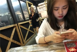 氣質高冷女神在吃飯時被男友下藥帶回酒店玩弄啪啪