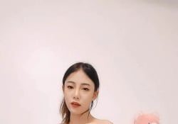 騷逼身材豐滿奶大翹臀