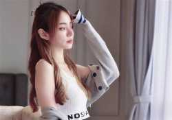 翘臀的混血嫩妹
