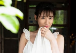 擁有傲人美乳和甜美脸旦的日本可爱少女 - 山手梨愛