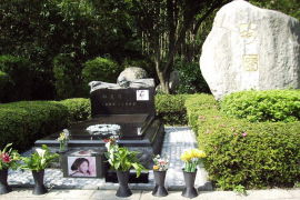 金保山鄧麗君墓
