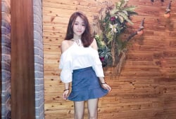 退役超美空姐「安玖」好誘人，賓士A-Class被淹沒！