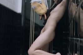 換衣服舒服一下