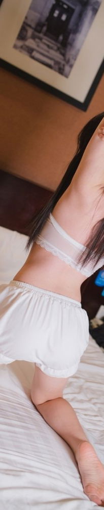 少女粉嫩私房秀