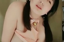 超開心的小胖妹...