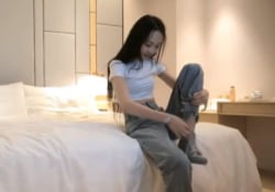 红内裤战神大作，极品00后外围女神，颜值吊打全场，身姿...