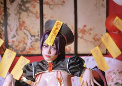 油亮双乳，让人无法直视