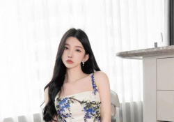 美女OL 膚色絲襪